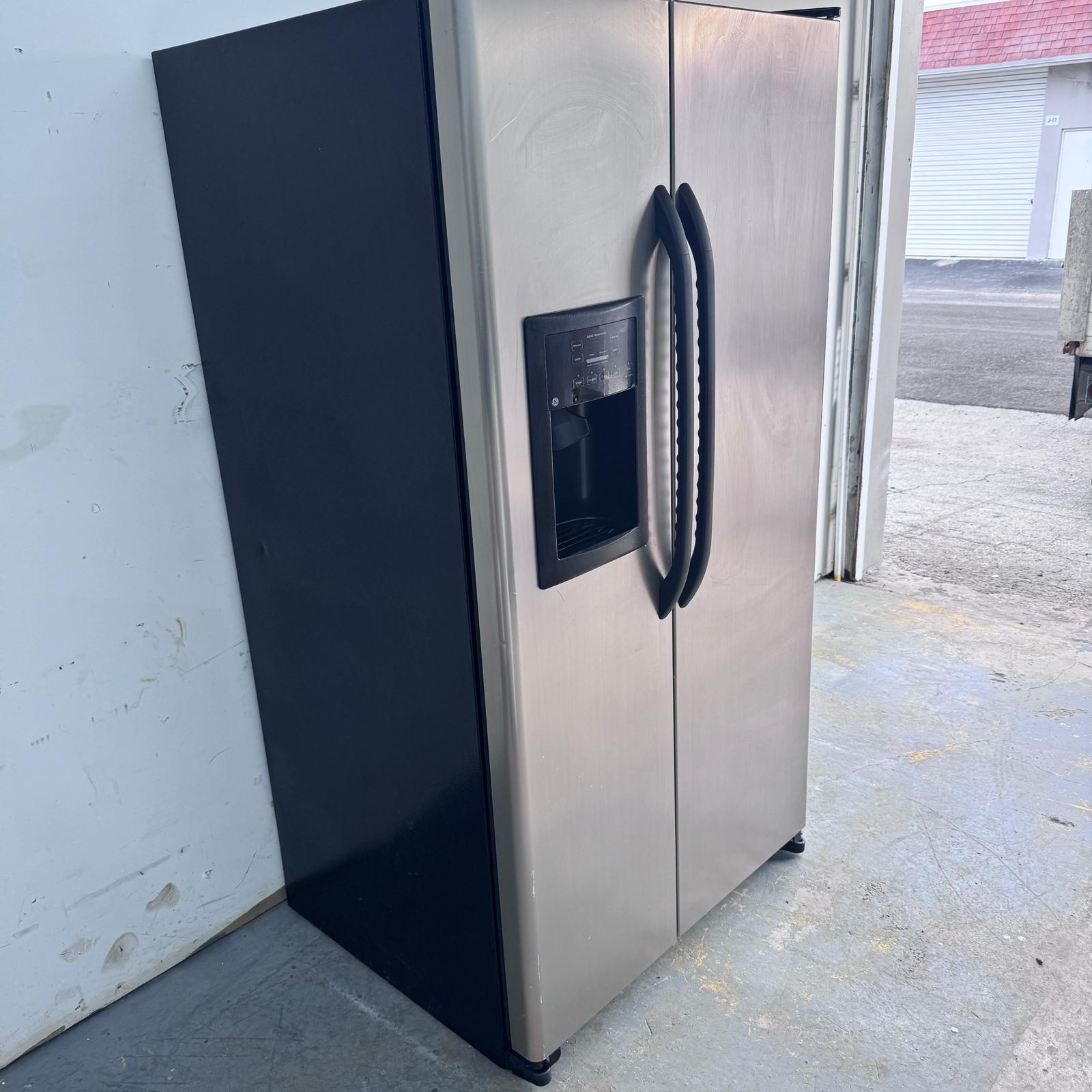 GE Stainless Steel Refrigerator GE Stainless Steel Refrigerator